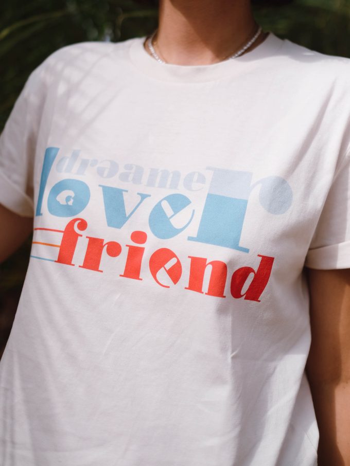 Detail of white organic t-shirt dreamer.lover.friend from LFP collection